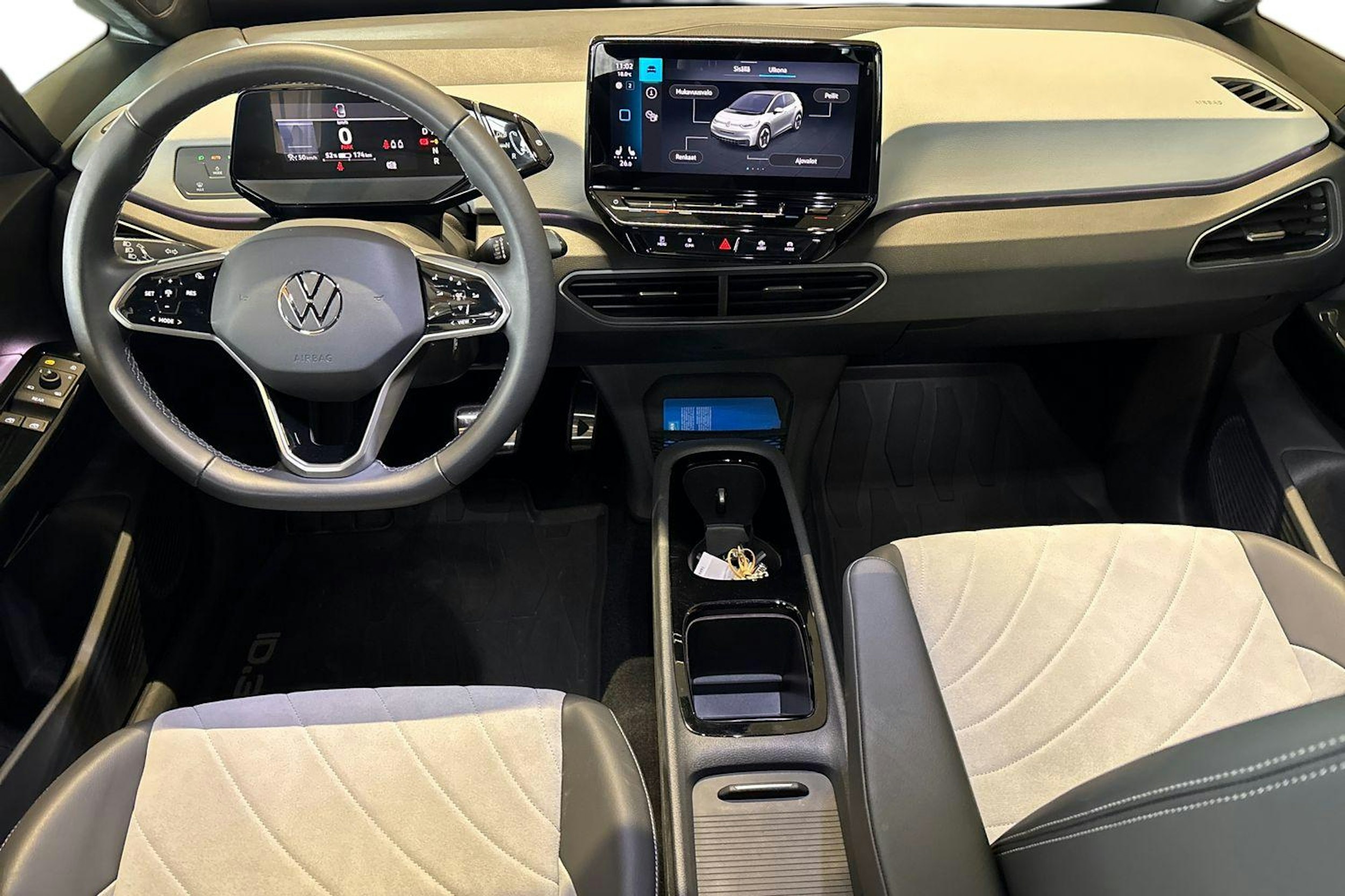 Valkoinen Volkswagen ID.3 2023 kuva 7.