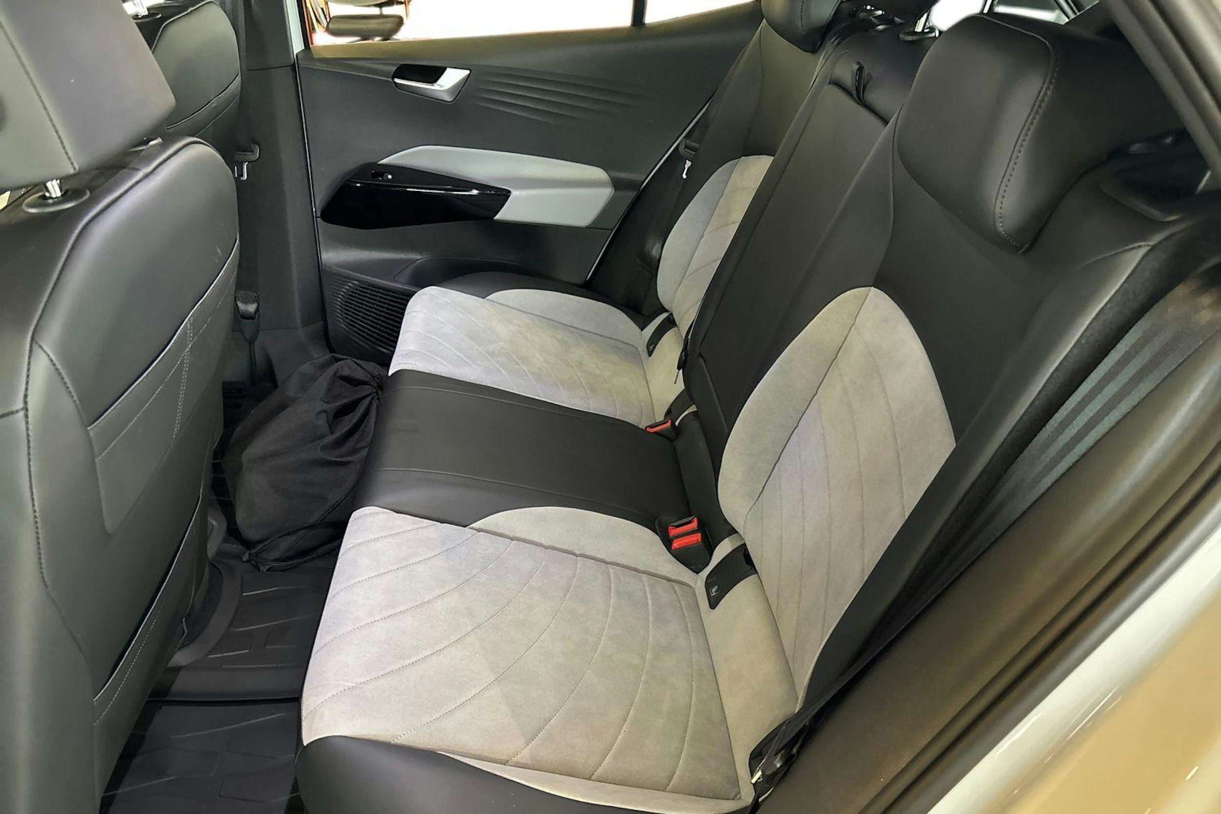 Valkoinen Volkswagen ID.3 2023 kuva 8.