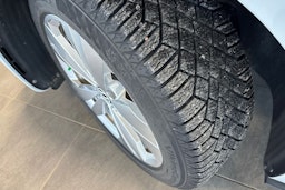 Valkoinen Volkswagen ID.3 2023 kuva 10.