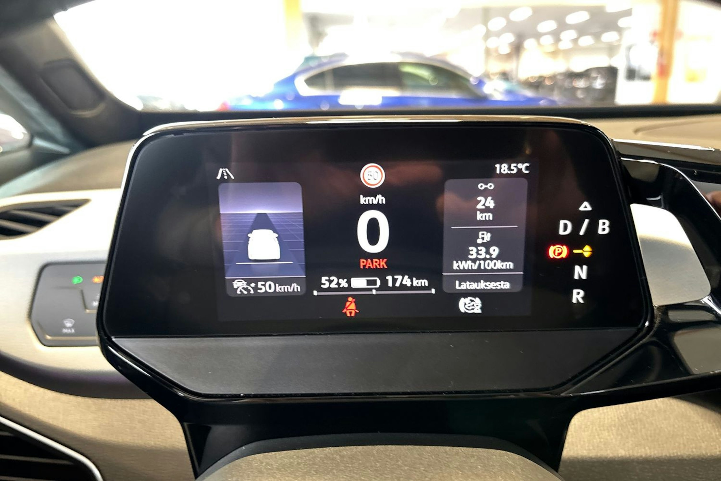 Valkoinen Volkswagen ID.3 2023 kuva 11.