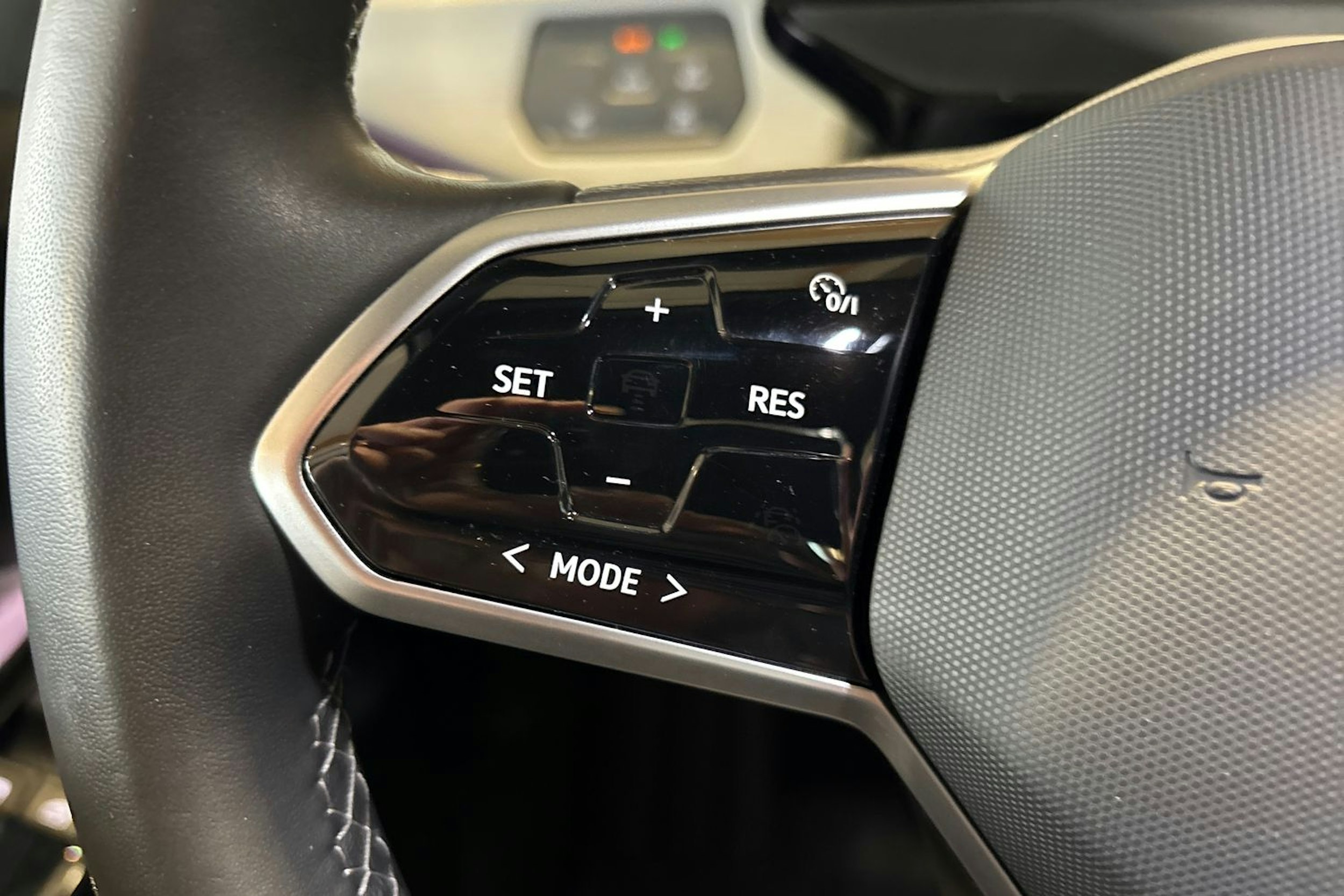 Valkoinen Volkswagen ID.3 2023 kuva 15.