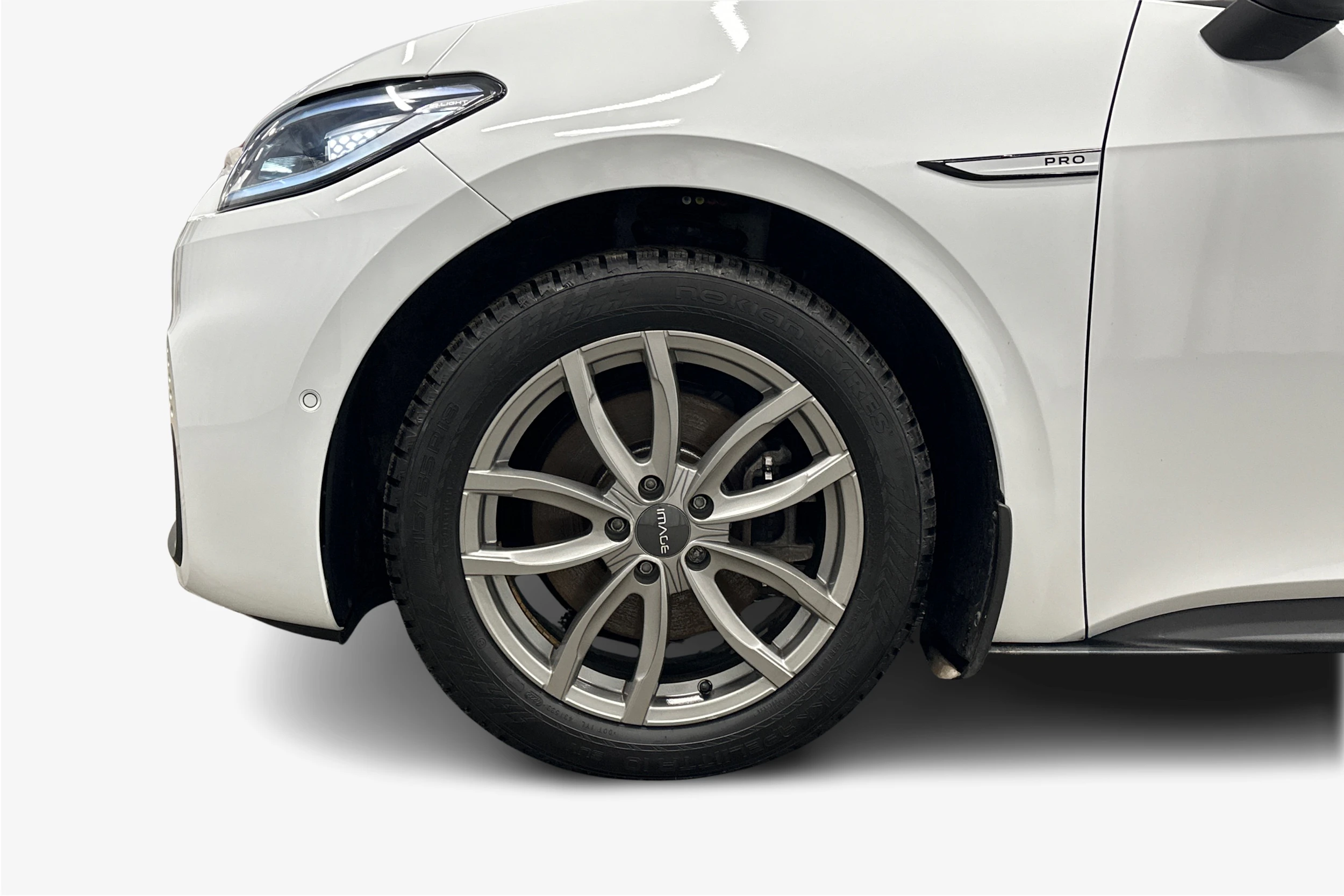 valkoinen Volkswagen ID.3 2023 kuva 9.