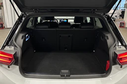 valkoinen Volkswagen ID.3 2023 kuva 11.