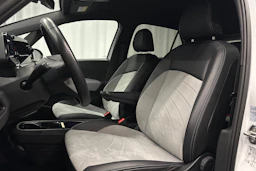 valkoinen Volkswagen ID.3 2023 kuva 12.