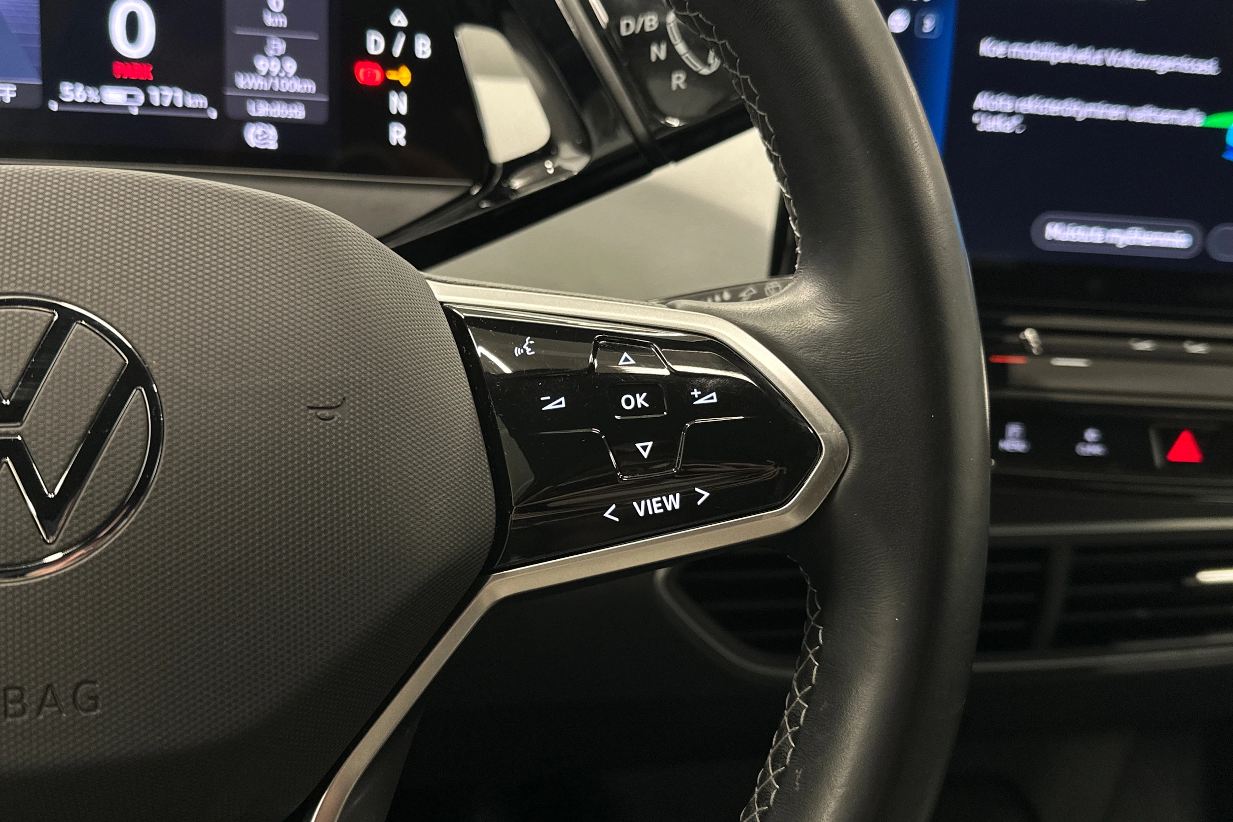 valkoinen Volkswagen ID.3 2023 kuva 15.