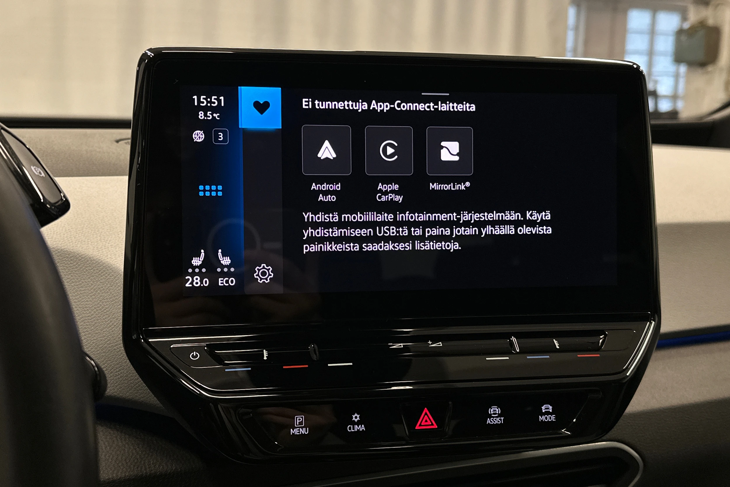 valkoinen Volkswagen ID.3 2023 kuva 19.