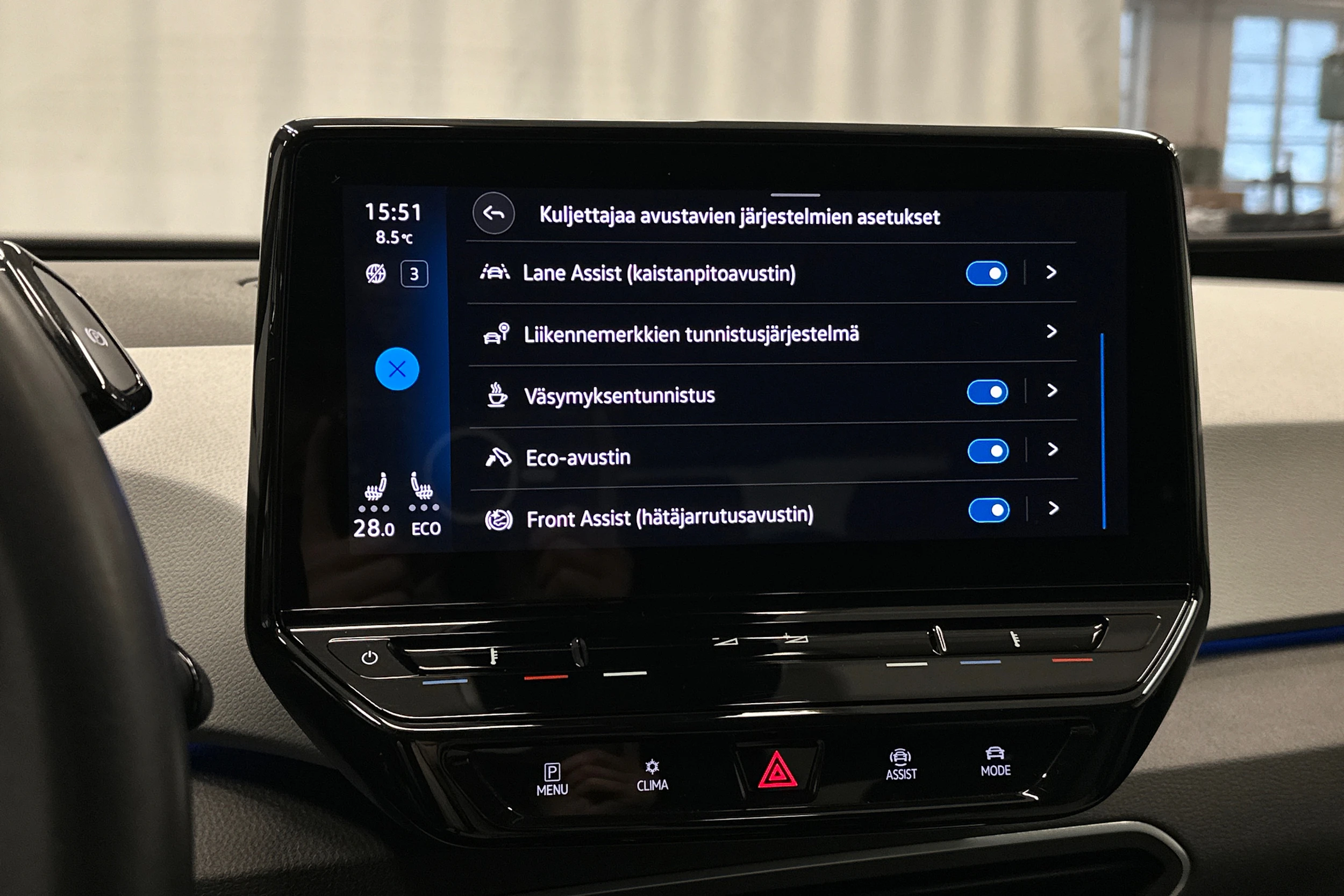 valkoinen Volkswagen ID.3 2023 kuva 21.