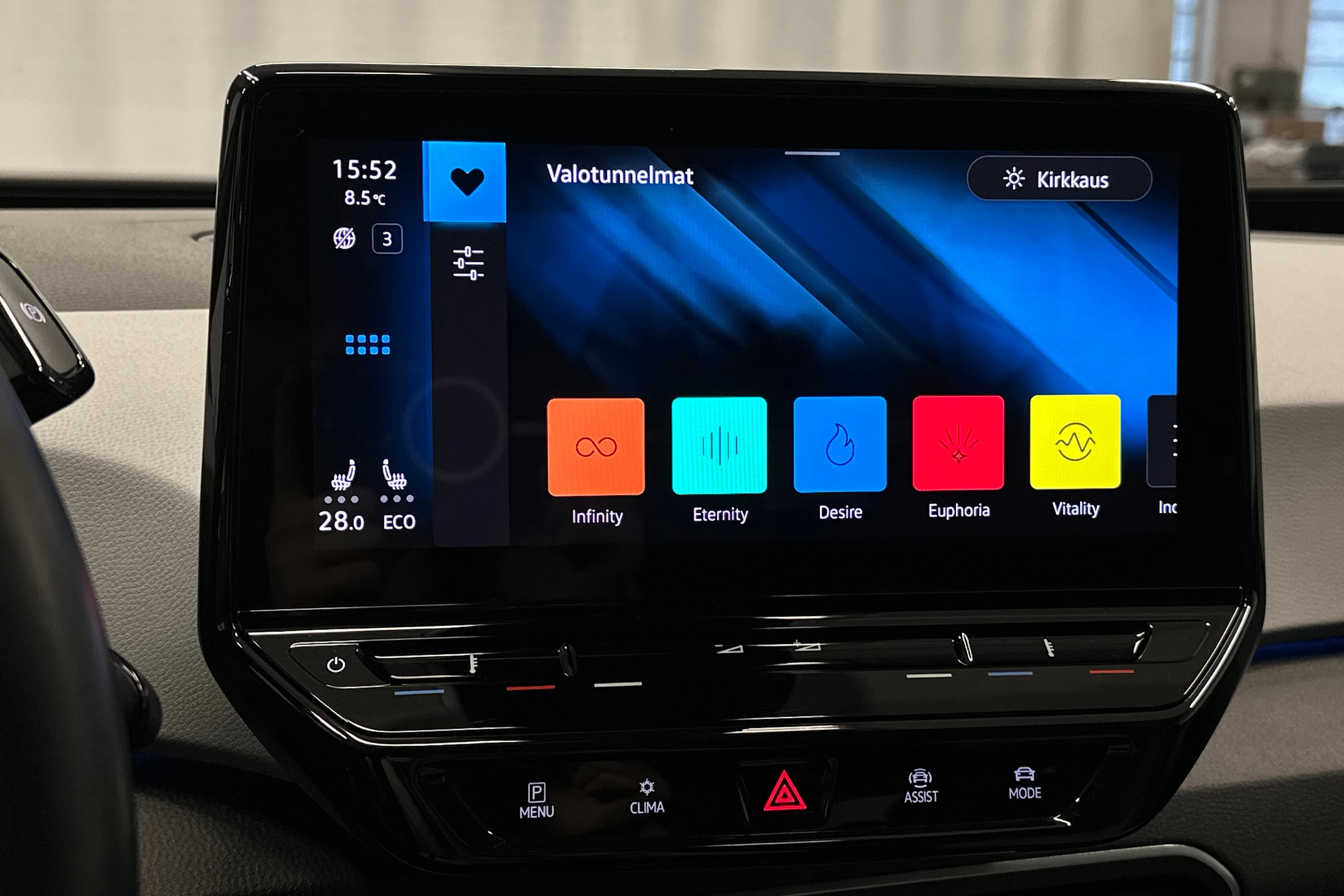 valkoinen Volkswagen ID.3 2023 kuva 24.