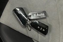 valkoinen Volkswagen ID.3 2023 kuva 29.