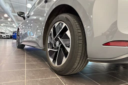 Harmaa Volkswagen ID.3 2023 kuva 13.