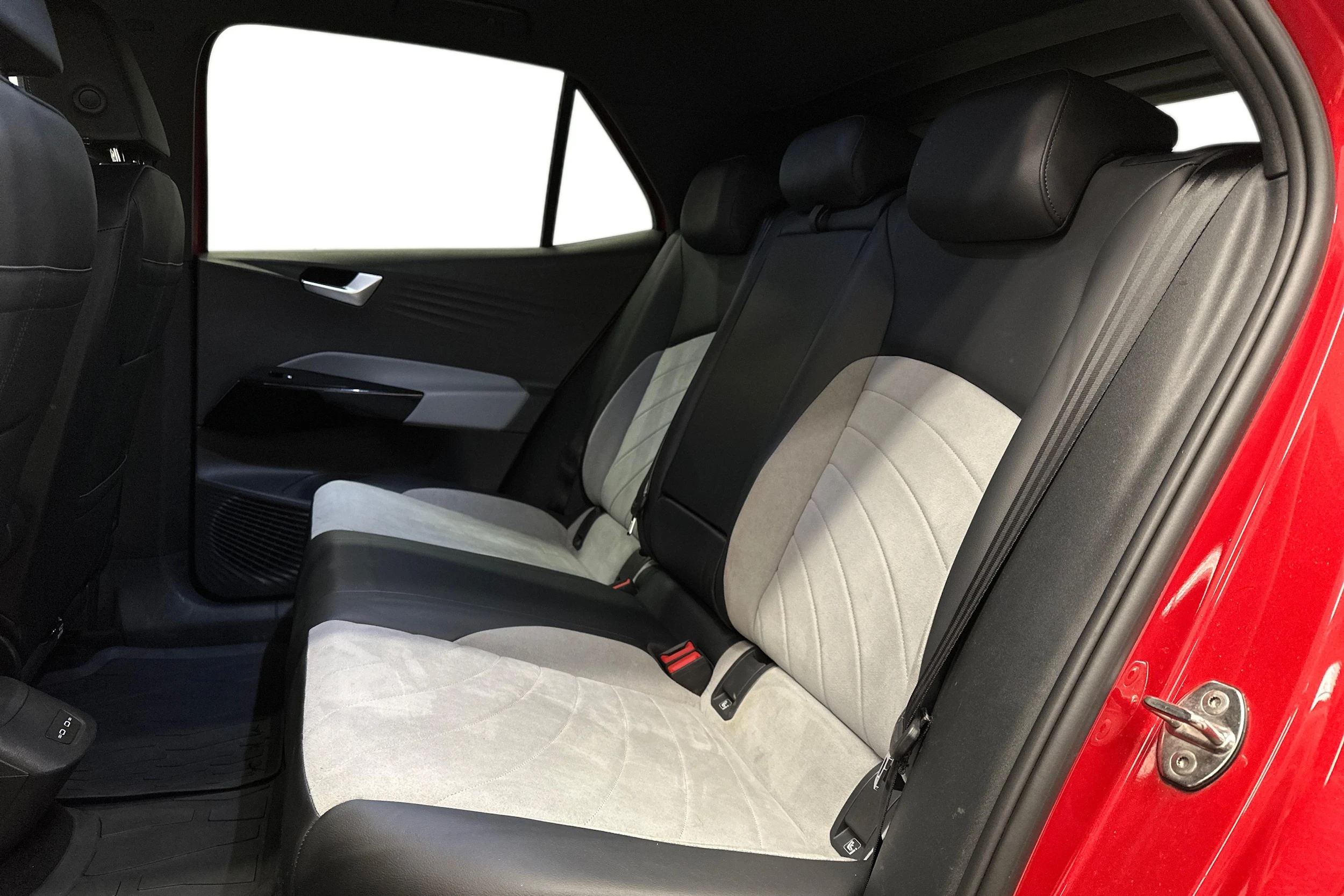 punainen Volkswagen ID.3 2023 kuva 8.