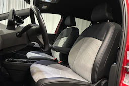 punainen Volkswagen ID.3 2023 kuva 12.