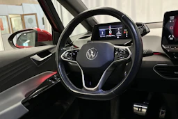 punainen Volkswagen ID.3 2023 kuva 13.