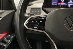 punainen Volkswagen ID.3 2023 kuva 14.