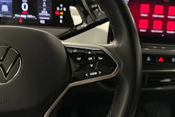 punainen Volkswagen ID.3 2023 kuva 15.