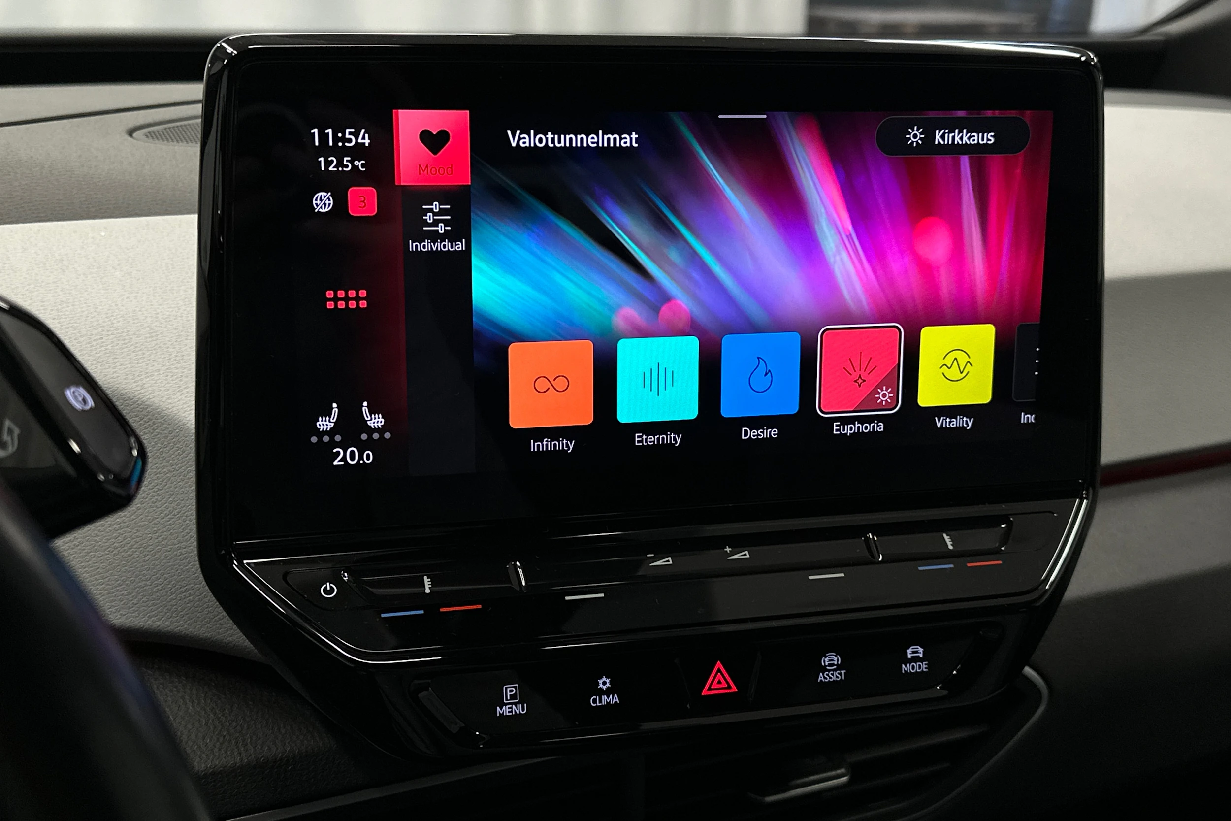 punainen Volkswagen ID.3 2023 kuva 23.