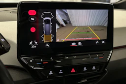 punainen Volkswagen ID.3 2023 kuva 26.