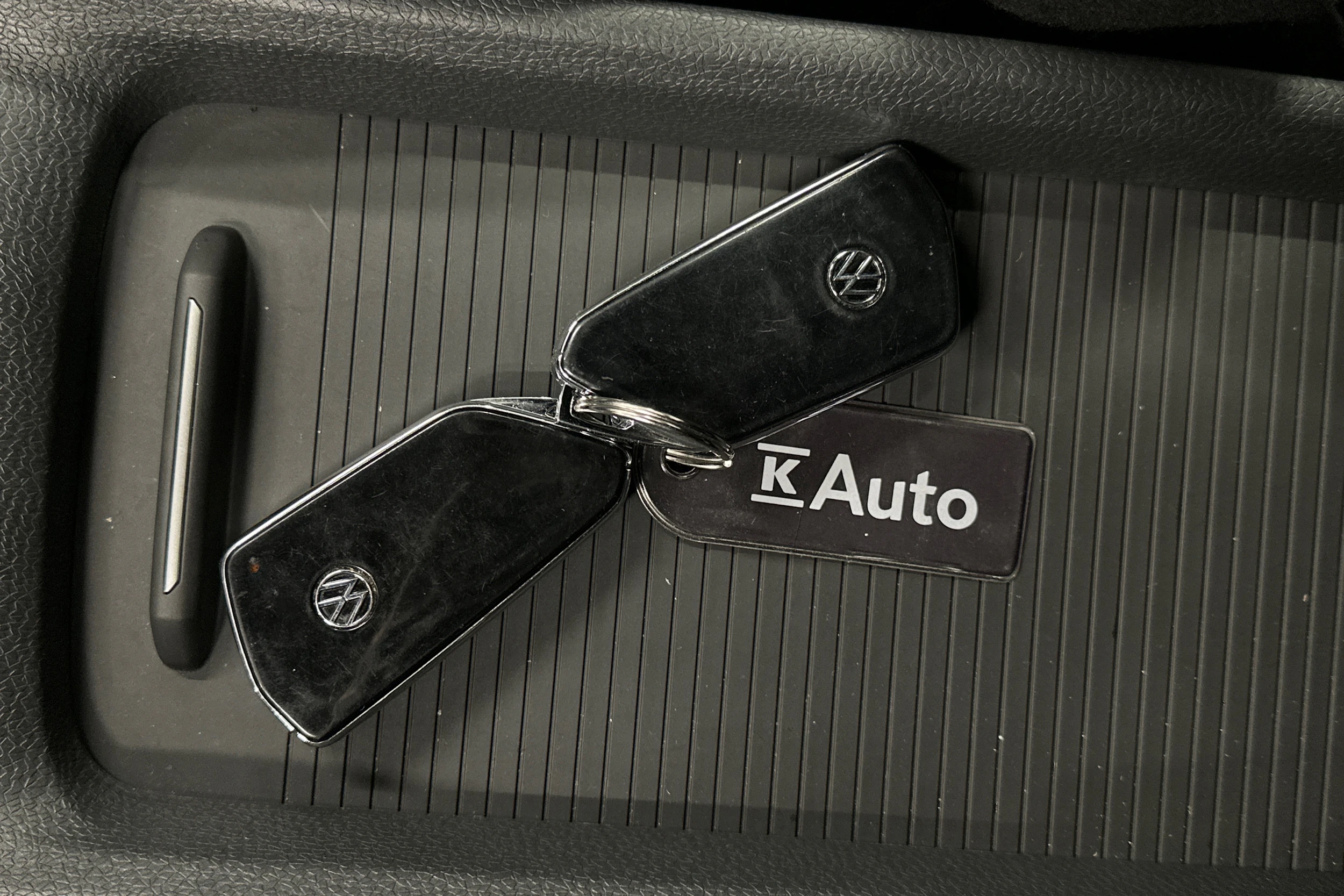 punainen Volkswagen ID.3 2023 kuva 28.