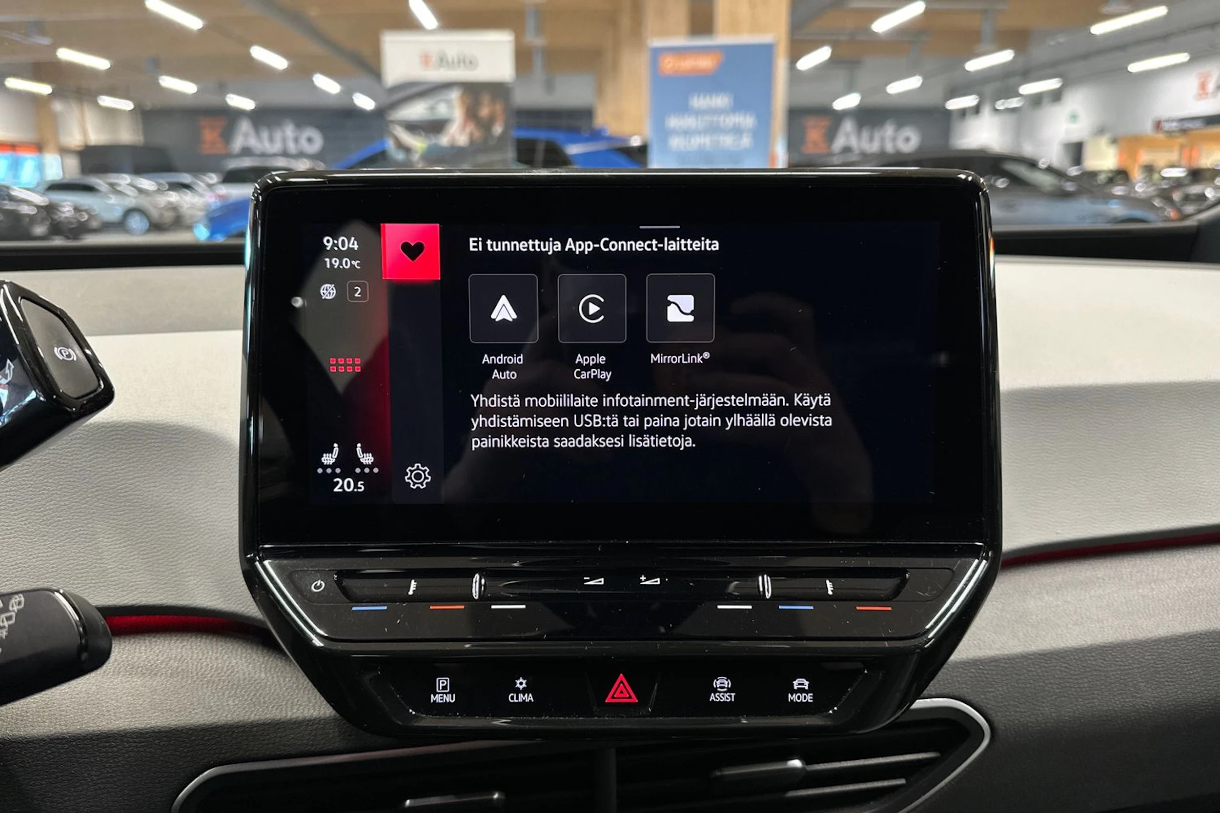 punainen Volkswagen ID.3 2023 kuva 23.