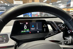 punainen Volkswagen ID.3 2023 kuva 28.