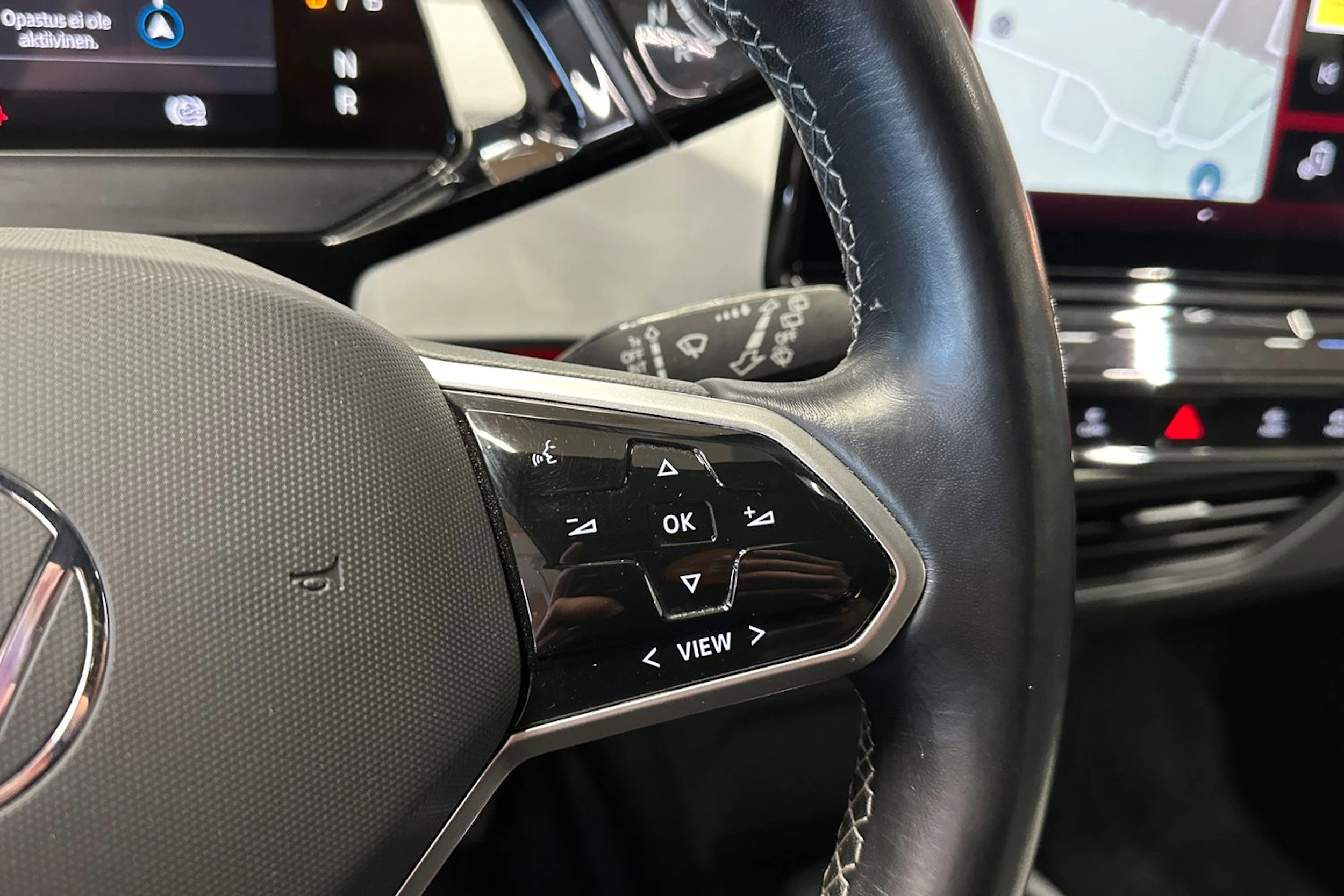 punainen Volkswagen ID.3 2023 kuva 30.