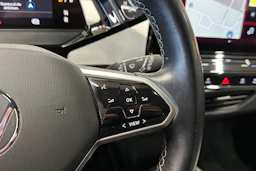 punainen Volkswagen ID.3 2023 kuva 30.