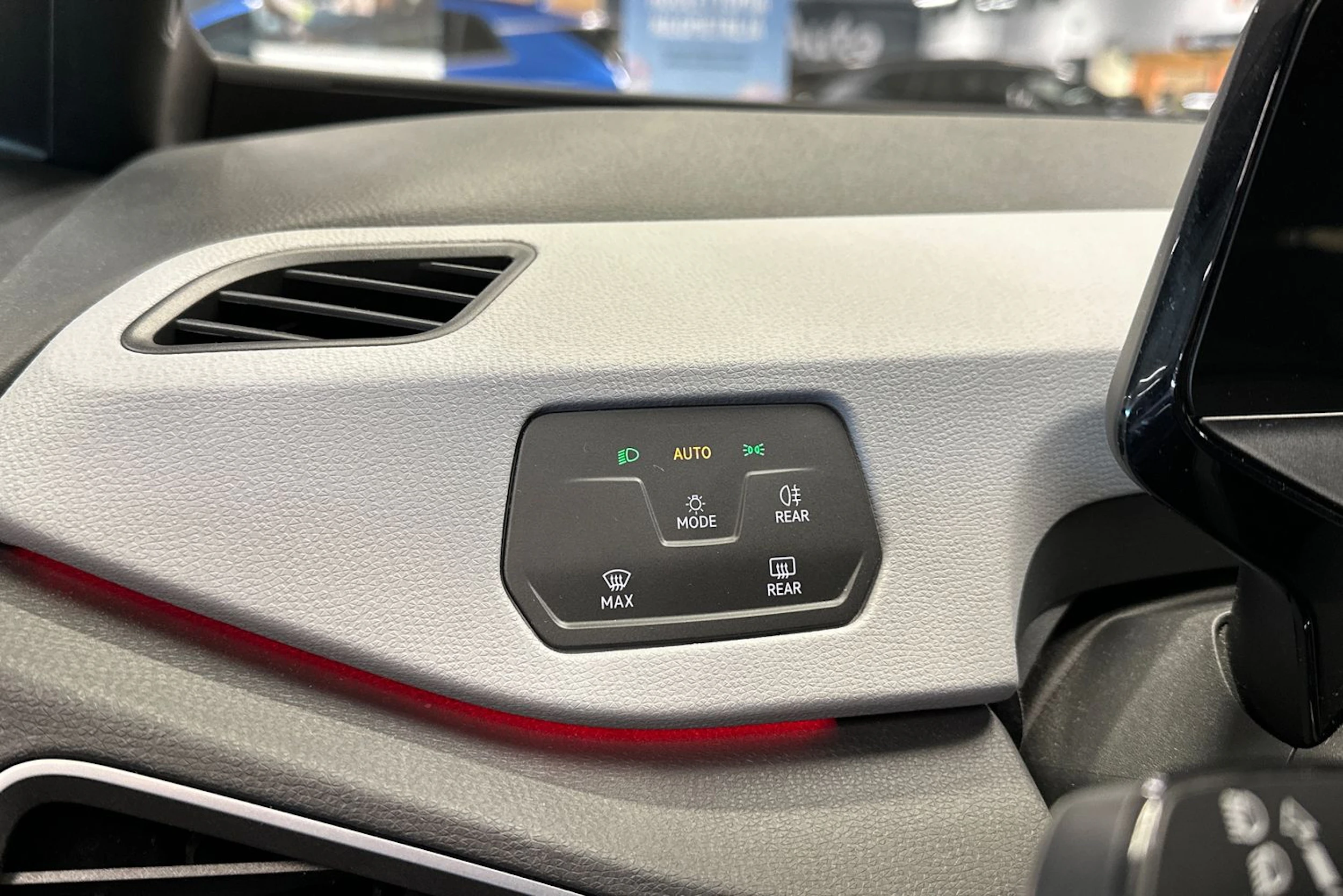 punainen Volkswagen ID.3 2023 kuva 31.