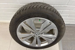 valkoinen Volkswagen ID.3 2023 kuva 10.