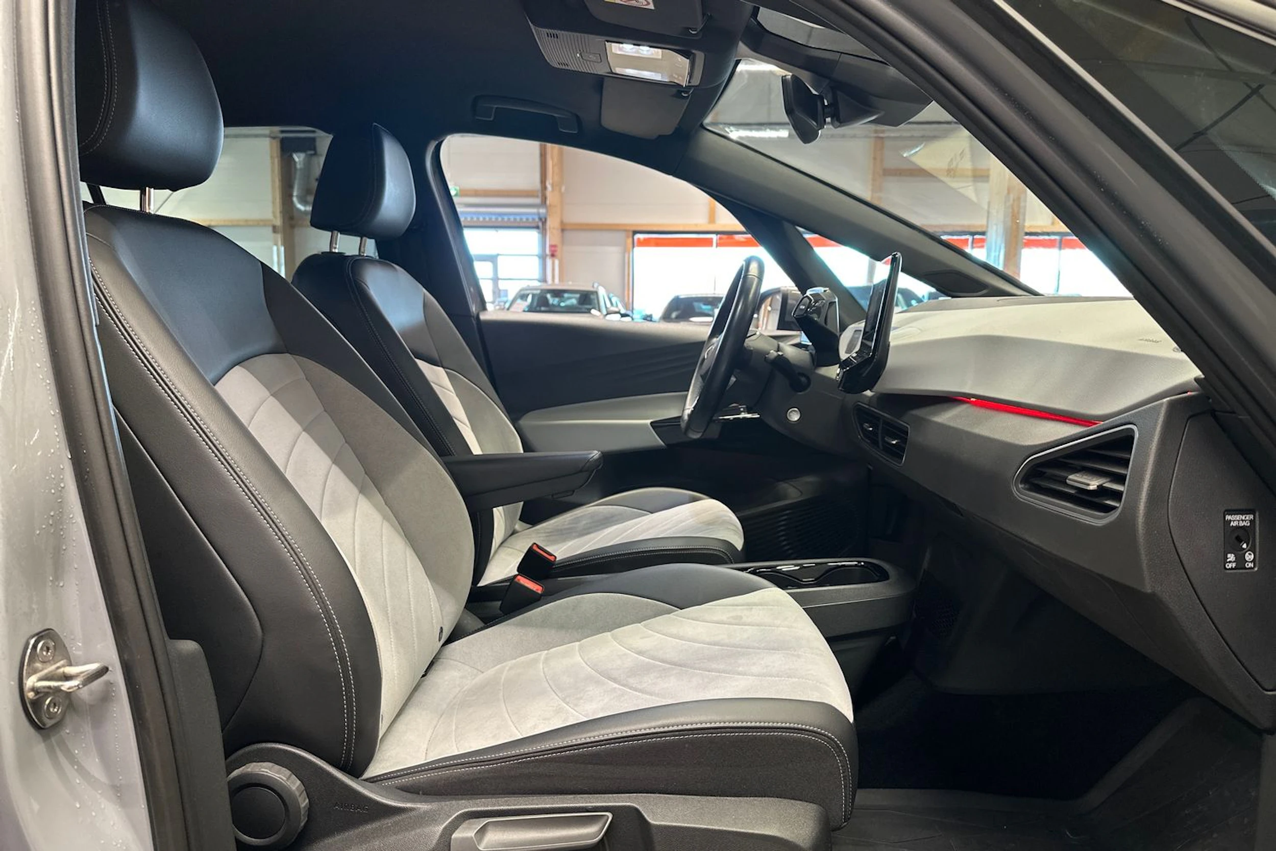 harmaa Volkswagen ID.3 2023 kuva 11.