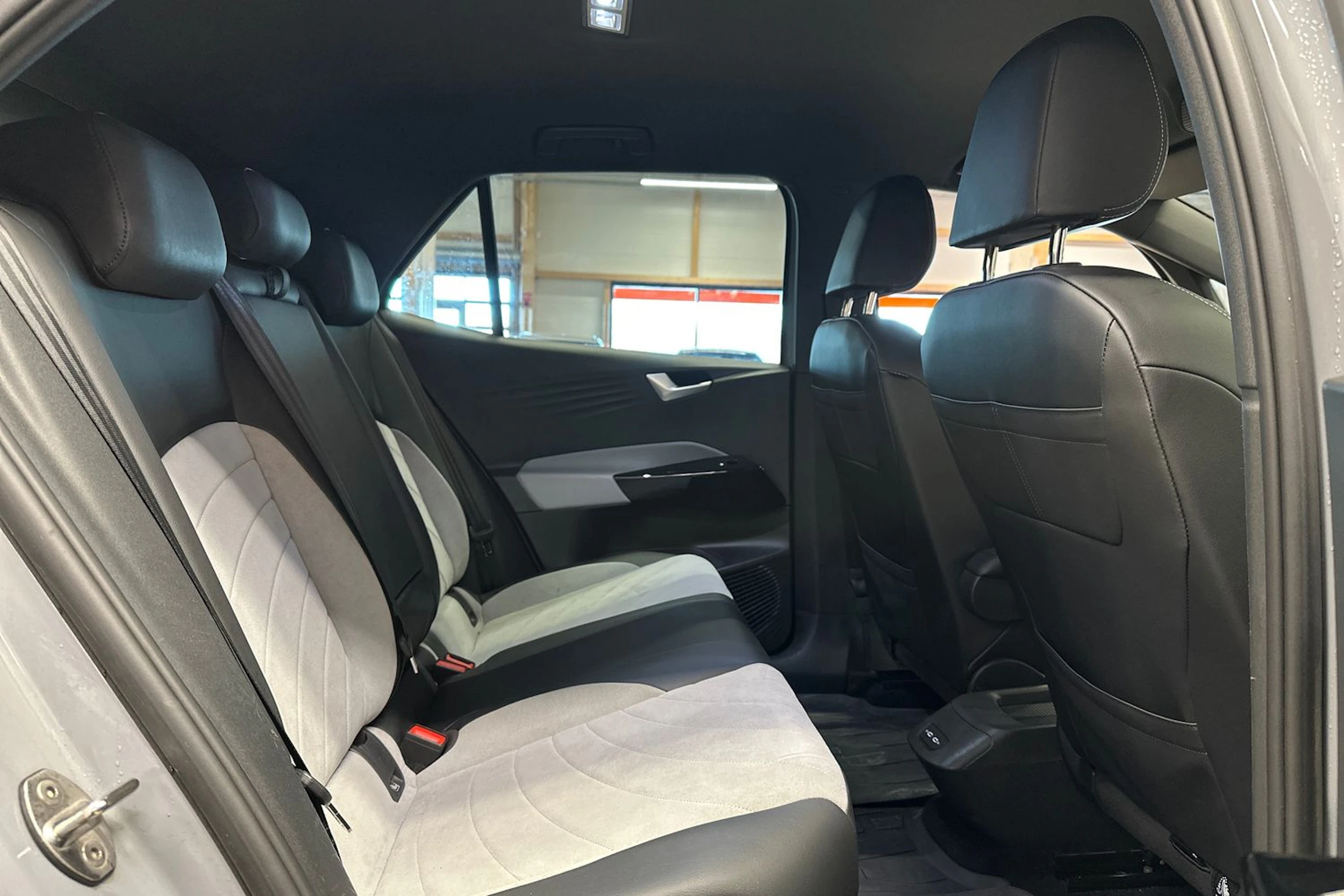 harmaa Volkswagen ID.3 2023 kuva 12.