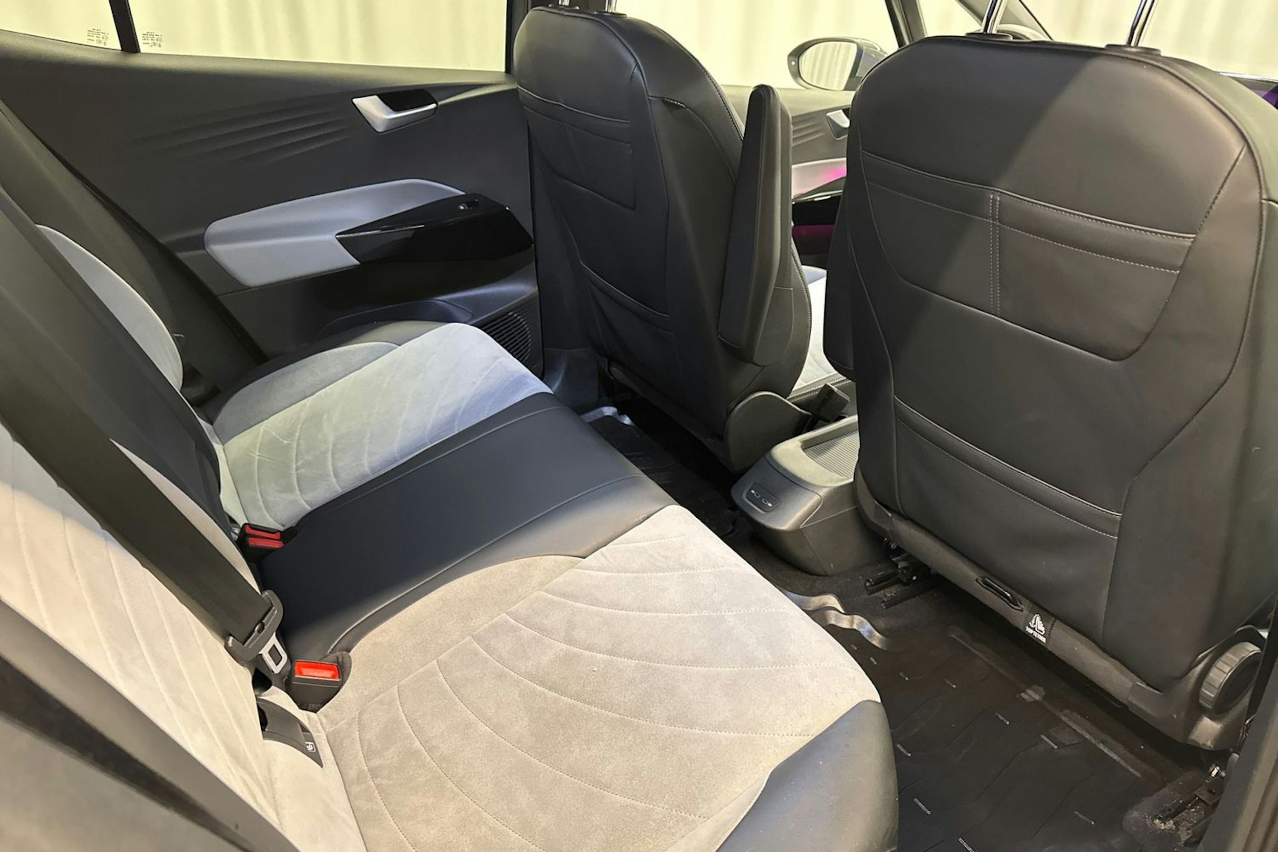 harmaa Volkswagen ID.3 2023 kuva 13.