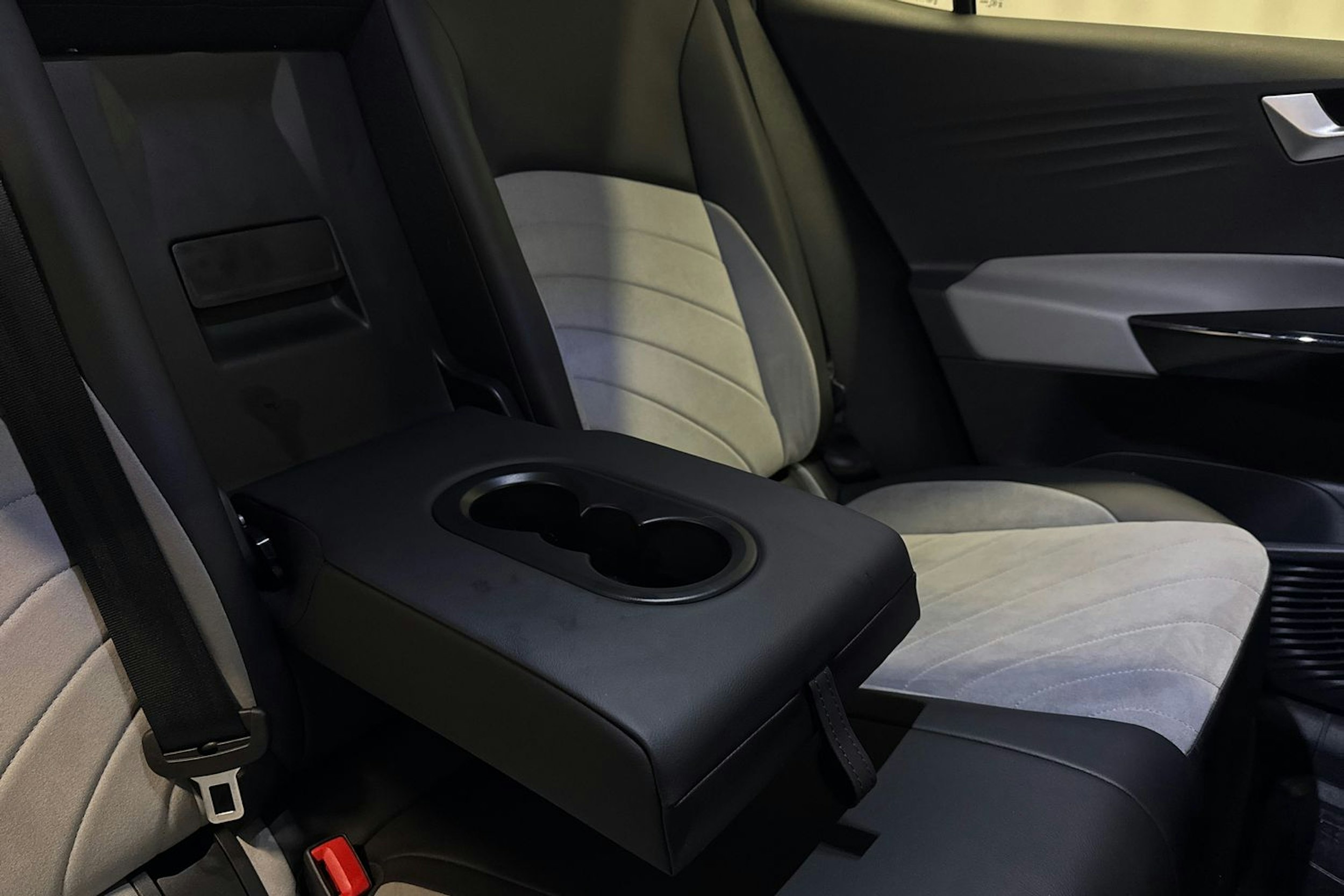 harmaa Volkswagen ID.3 2023 kuva 15.