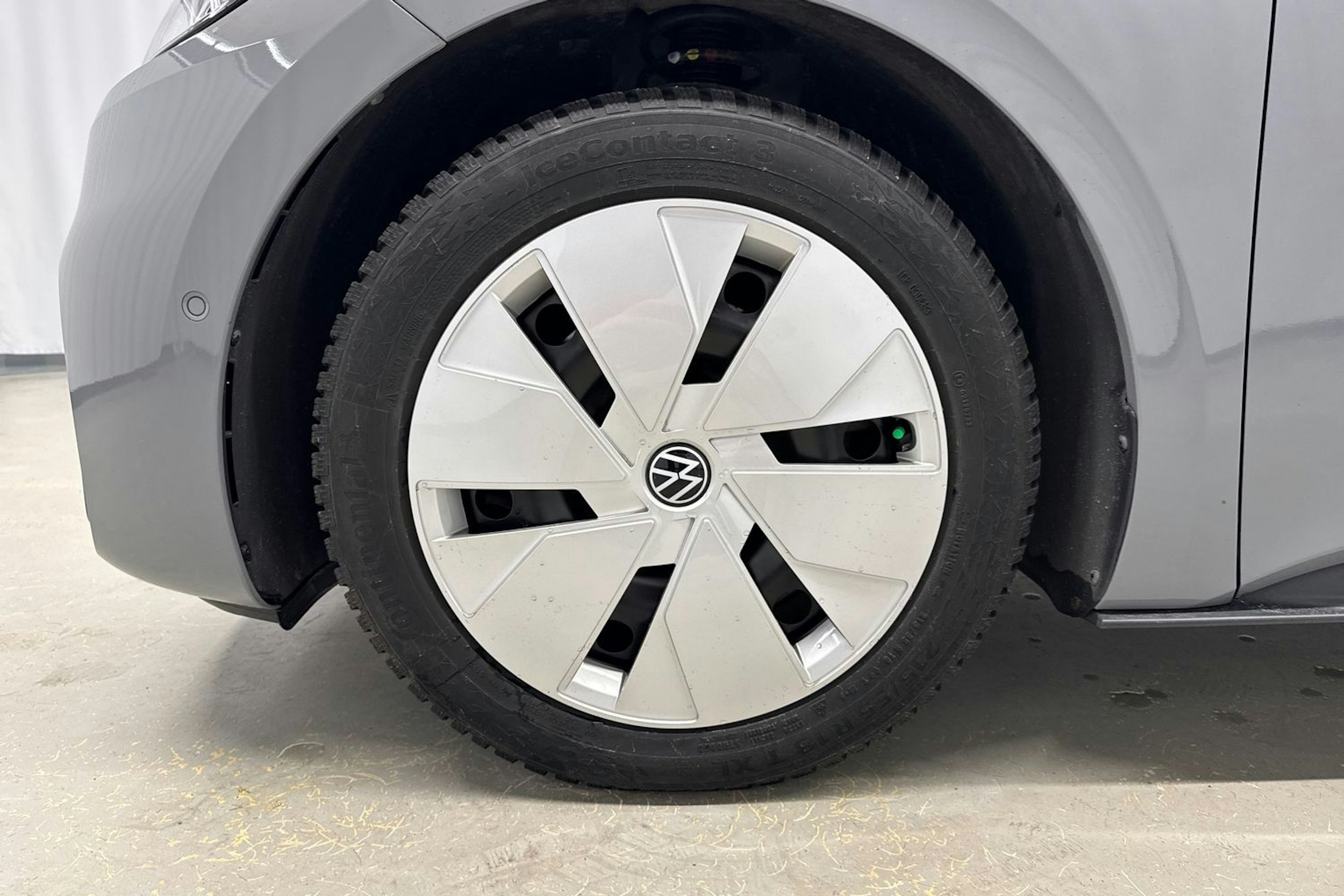 harmaa Volkswagen ID.3 2023 kuva 16.