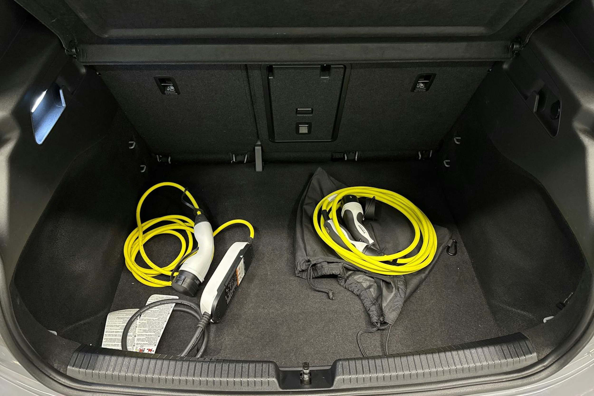 harmaa Volkswagen ID.3 2023 kuva 20.