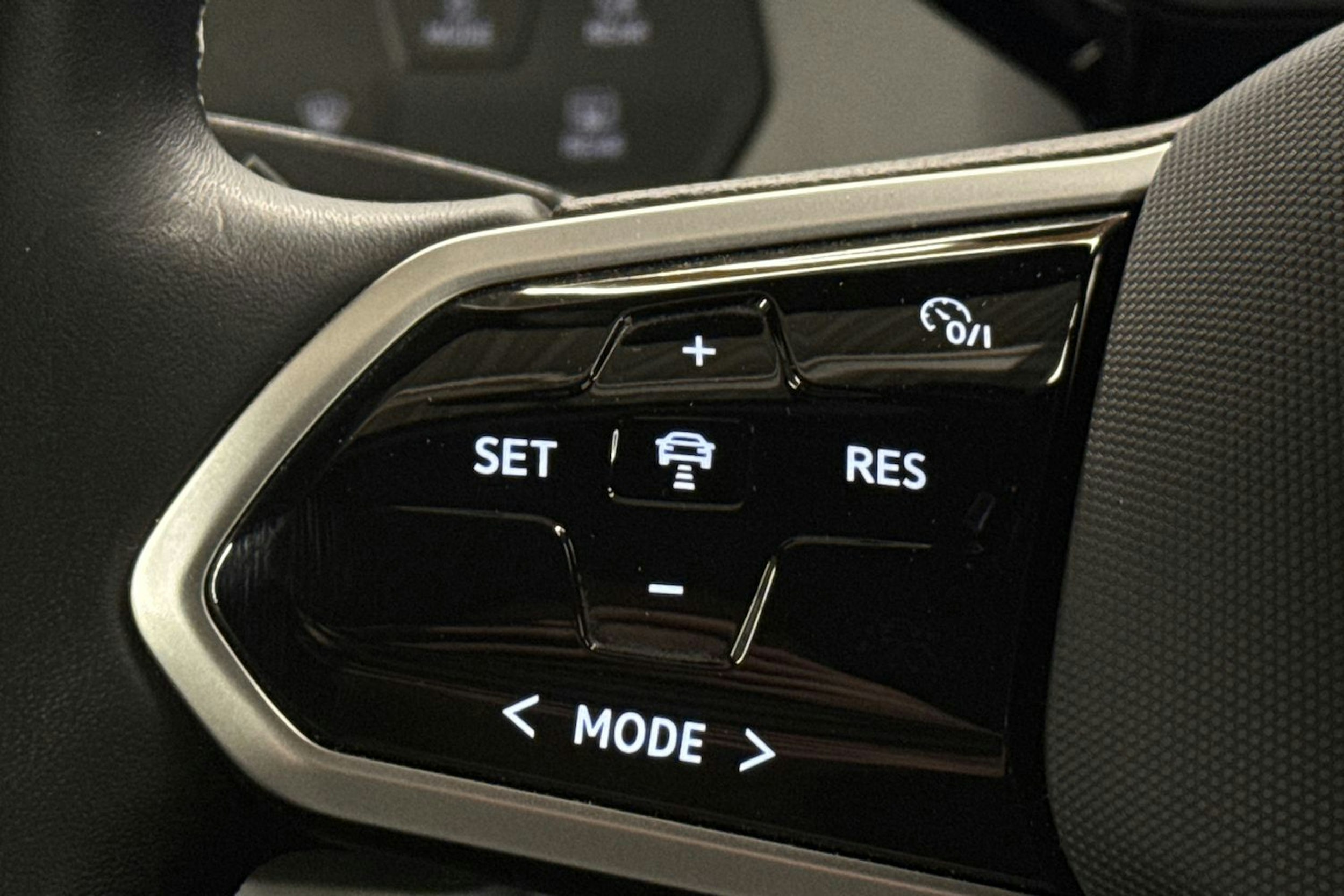 harmaa Volkswagen ID.3 2023 kuva 22.