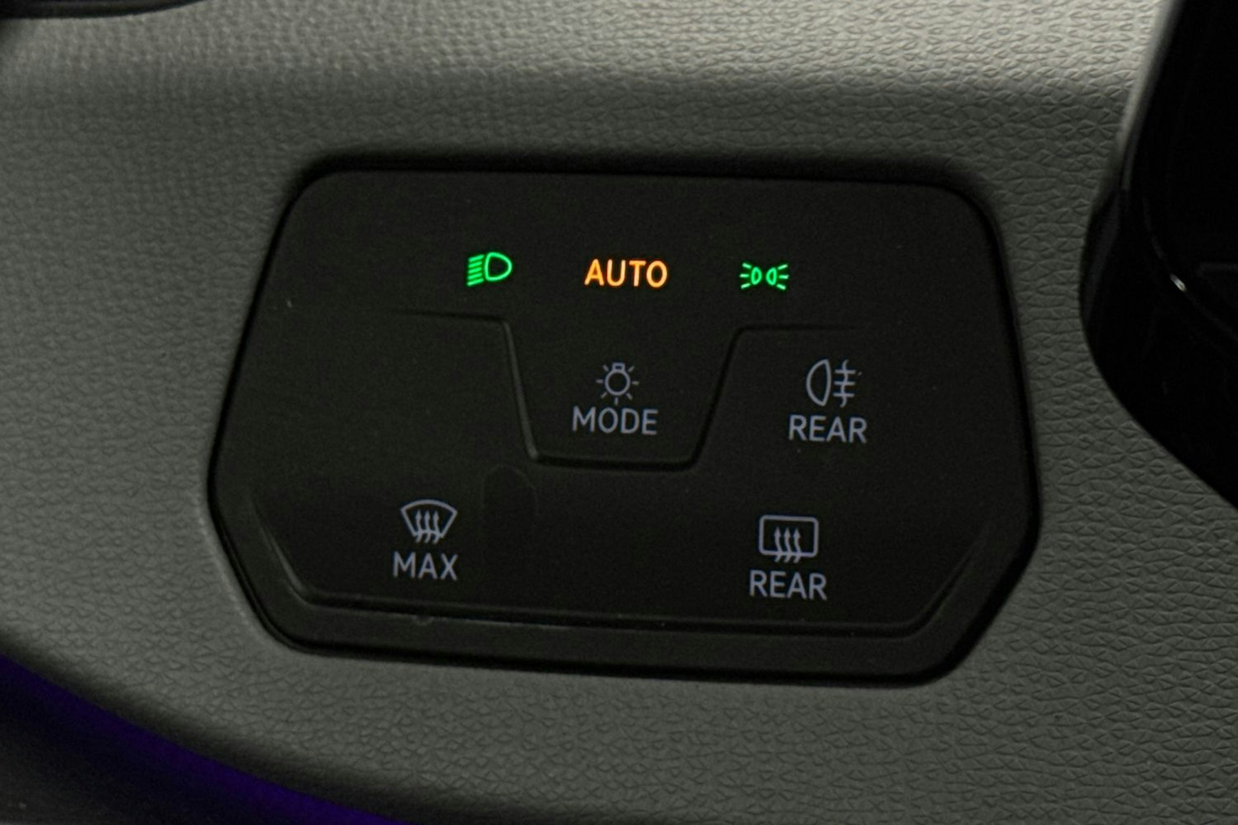 harmaa Volkswagen ID.3 2023 kuva 29.