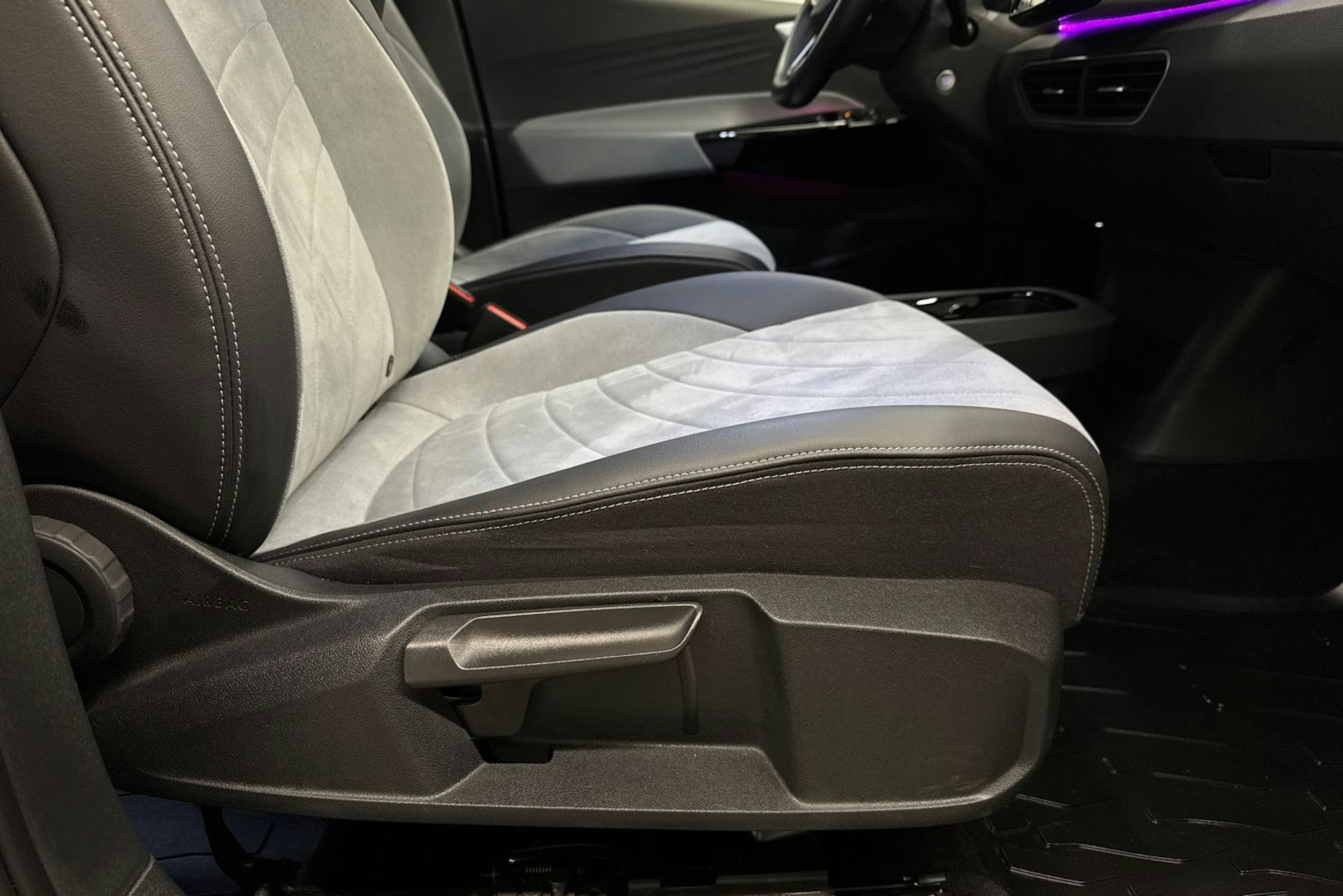 harmaa Volkswagen ID.3 2023 kuva 33.