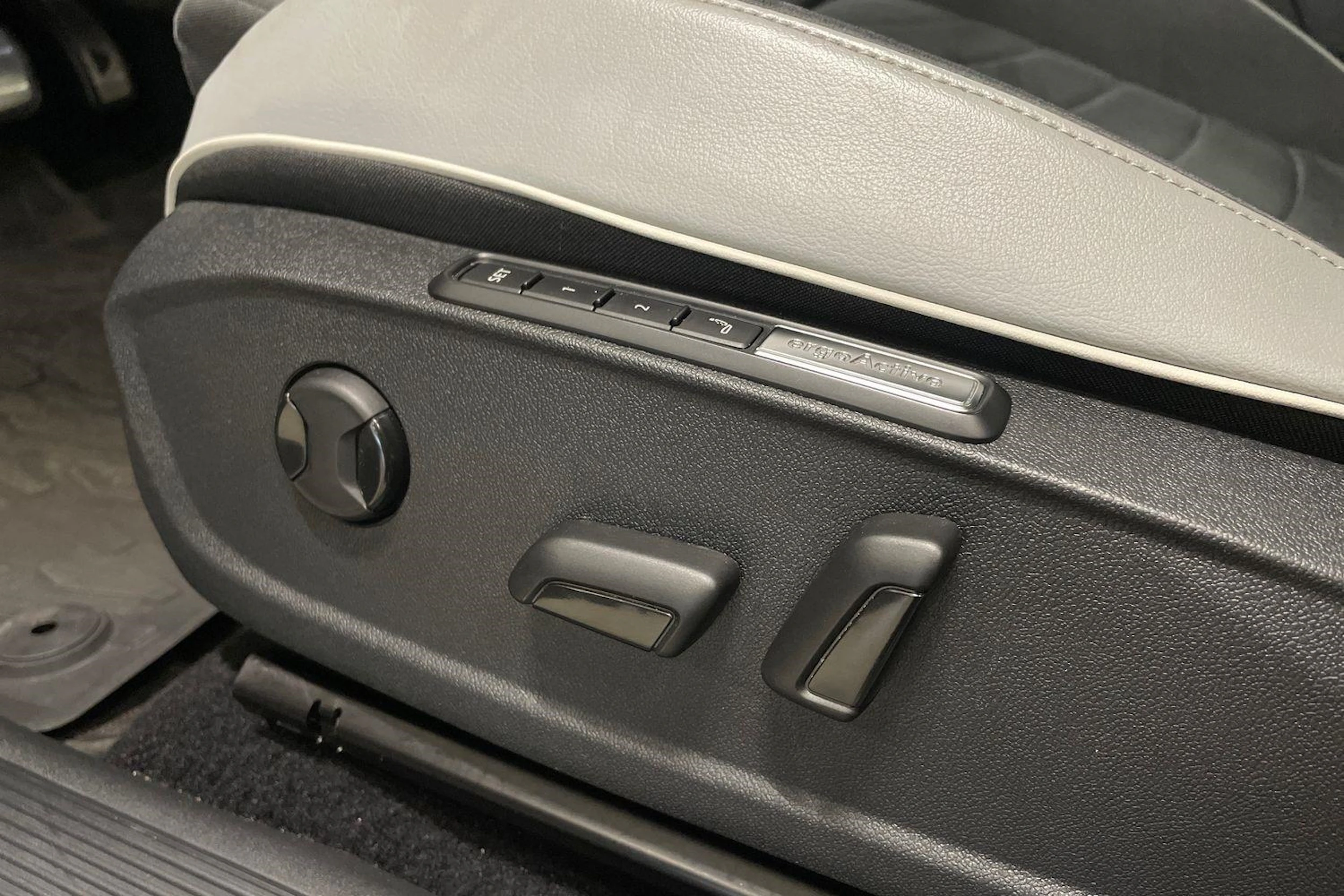 harmaa Volkswagen ID.3 2024 kuva 13.