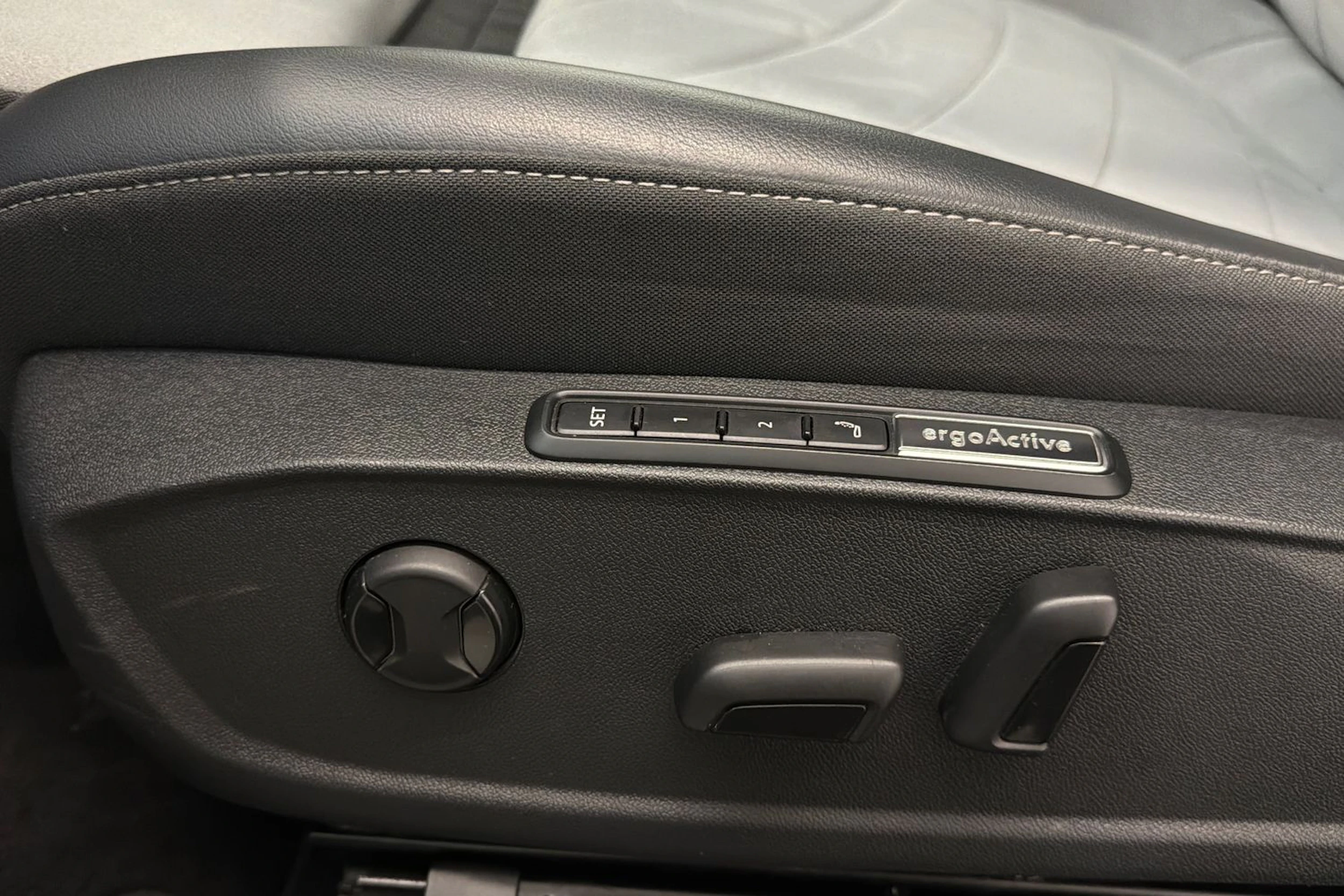vihreä Volkswagen ID.3 2024 kuva 15.