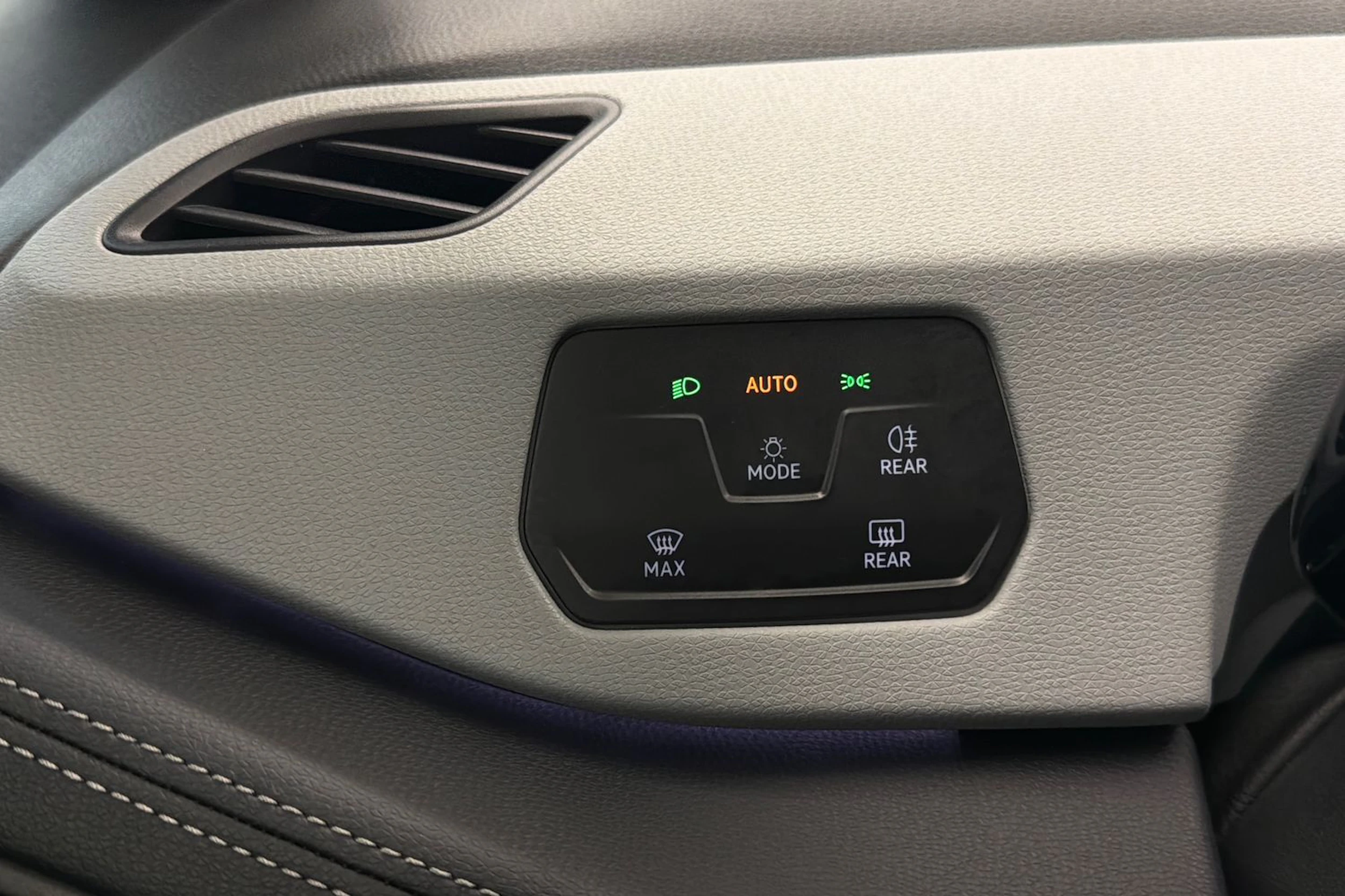 vihreä Volkswagen ID.3 2024 kuva 17.