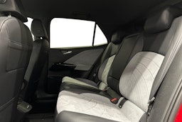 punainen Volkswagen ID.3 2024 kuva 10.