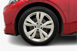 punainen Volkswagen ID.3 2024 kuva 11.
