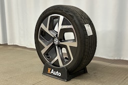 punainen Volkswagen ID.3 2024 kuva 13.