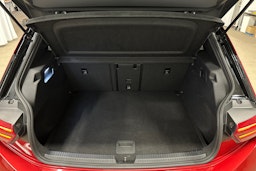 punainen Volkswagen ID.3 2024 kuva 14.