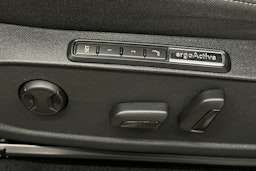 punainen Volkswagen ID.3 2024 kuva 16.