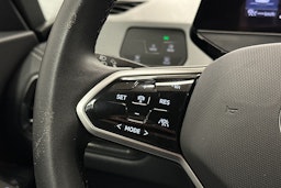 punainen Volkswagen ID.3 2024 kuva 19.