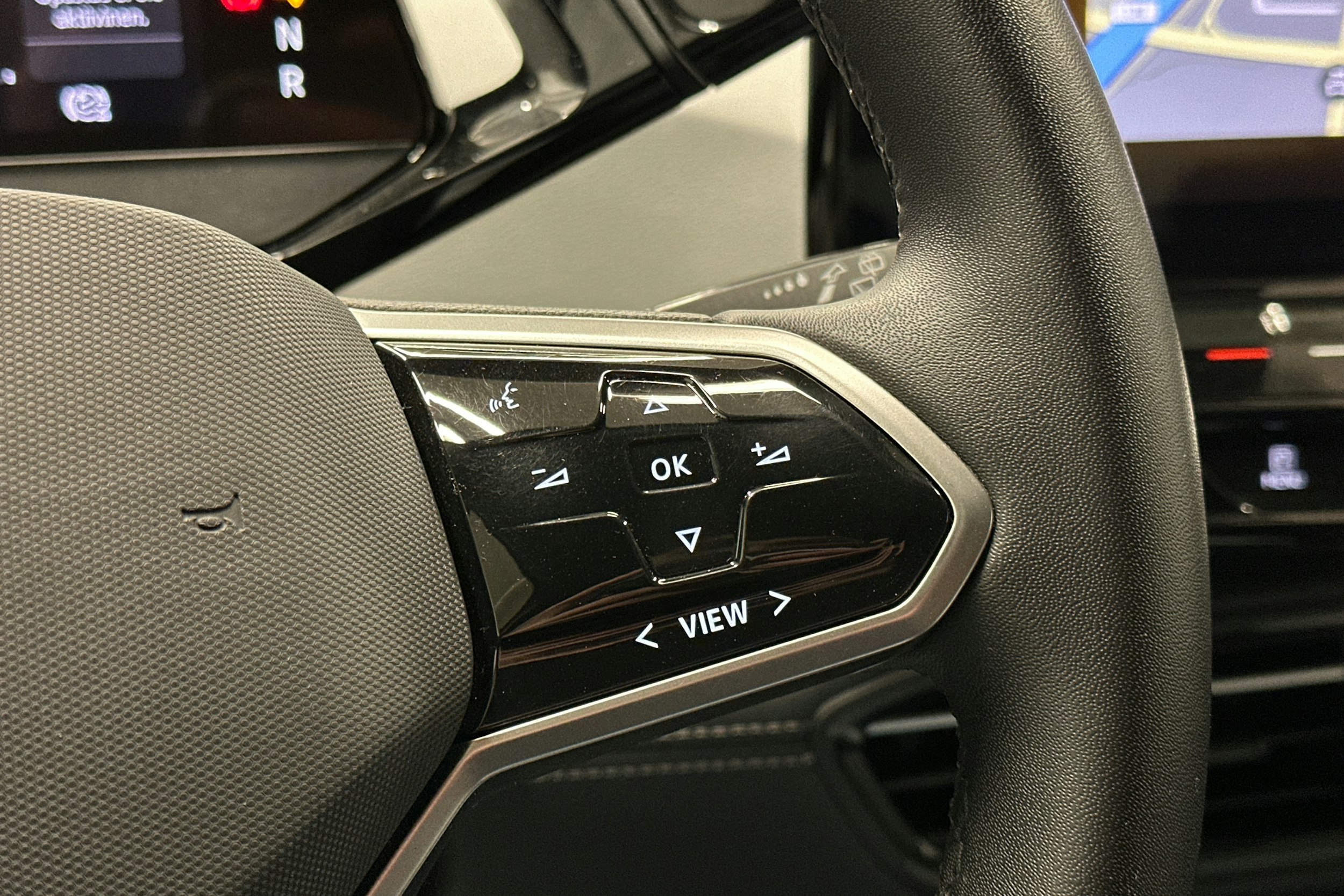 punainen Volkswagen ID.3 2024 kuva 20.