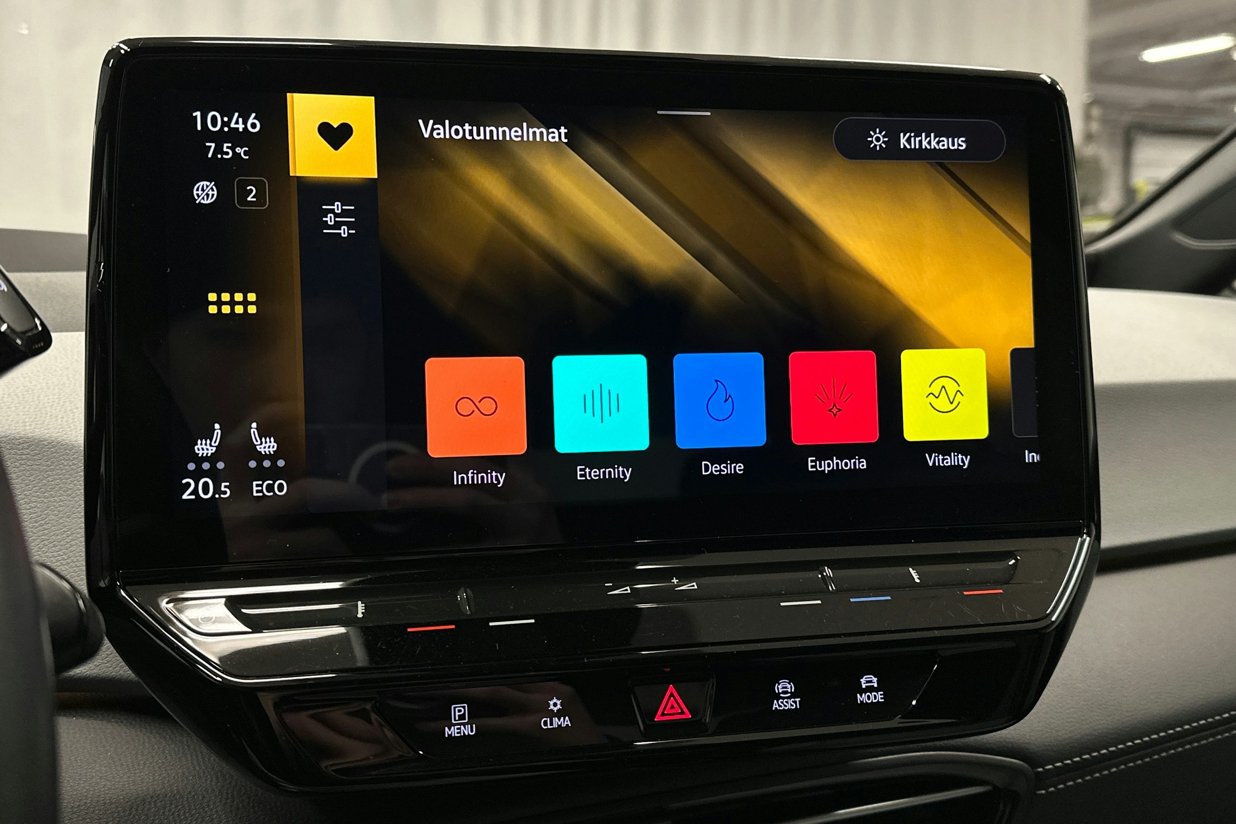 punainen Volkswagen ID.3 2024 kuva 24.