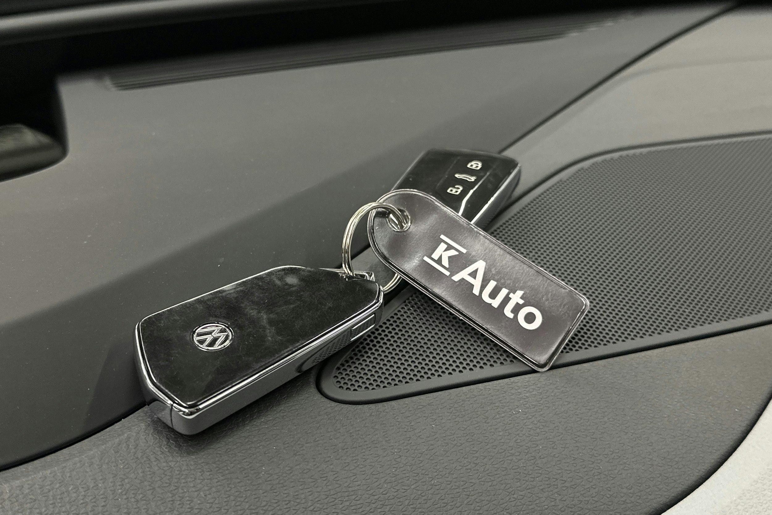 punainen Volkswagen ID.3 2024 kuva 31.