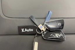 valkoinen Volkswagen ID.3 2024 kuva 28.